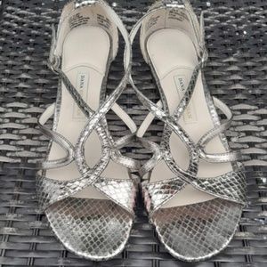 Dana Buchman Connor/Pewter wedge sandals Silver Metallic disco shiny sparkle